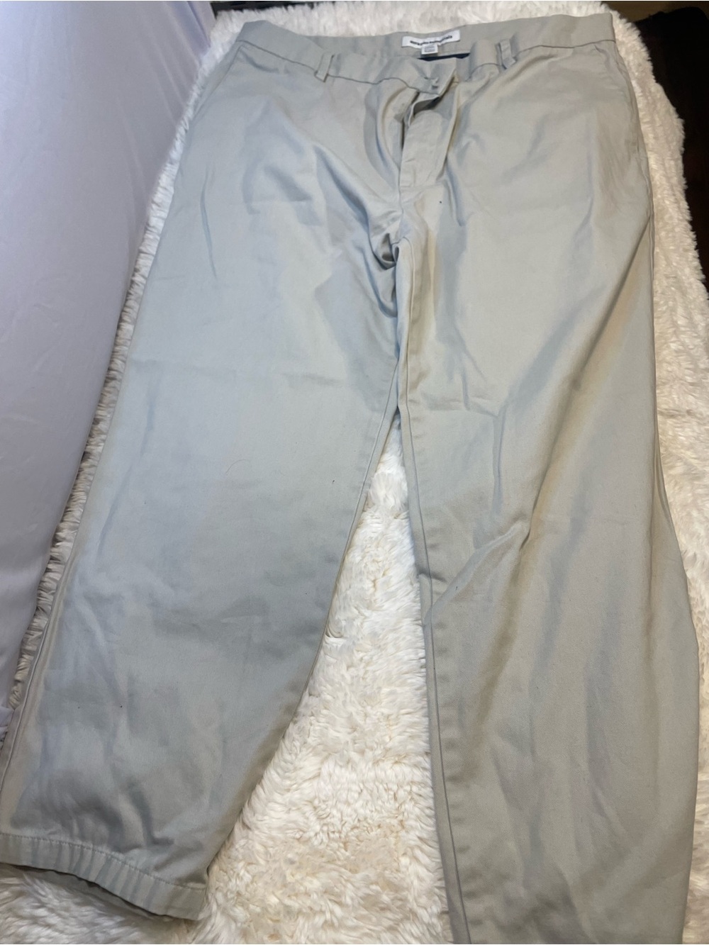 Amazon Essentials Men's Straight Fit Chinos - Light Gray